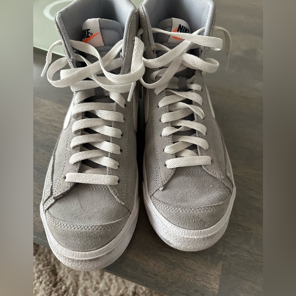 EUC Nike Blazer Mid '77 Suede Grey size 7Y - Picture 2 of 3